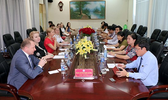 Educational cooperation between Kurgan University and Quang Nam schools